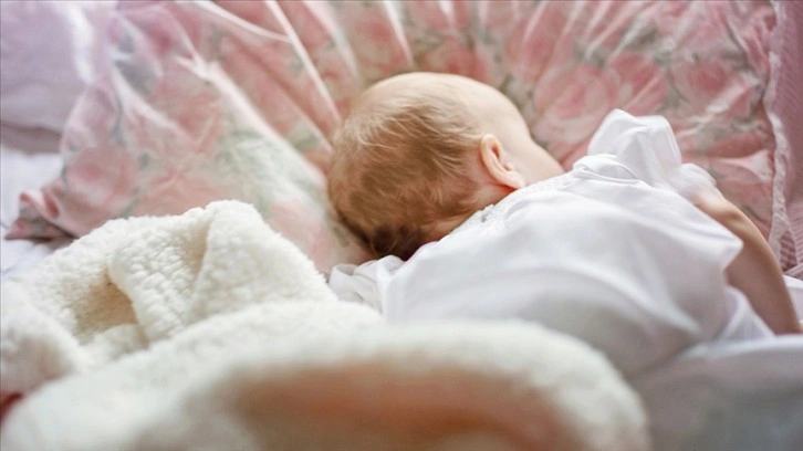 Bebeklerin gelişiminde uyudukları düz şişman ehemmiyet taşıyor