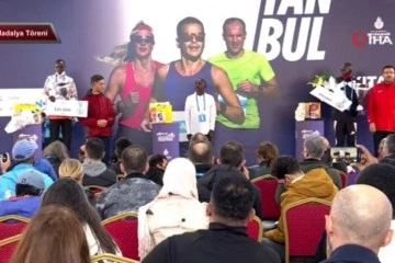 43. İstanbul Maratonu’nda kazananlar ödüllerini aldı