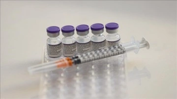 AB: BioNTech-Pfizer'in 100 günde aşısını varyantlara üzerine uyarlaması gerekiyor