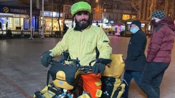 Almanya'dan bisikletle Çorlu'ya mevrut seyyah Süleymaniye Camisi'ni tanıttı