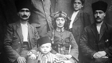 Atatürk'ün direktifiyle cephede müşterek Türk kadını: Üsteğmen Kara Fatma