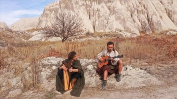 Avrupalı dü gezgin arp ve gitarla Türkiye'yi keşfediyor