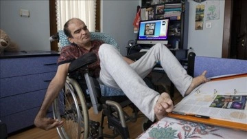 Ayak parmaklarıyla elektronik beyin kullanarak öğüt etkin SP hastası Ümithan Yılmaz liseyi bitirdi