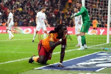 Bafetimbi Gomis bu sezonki 8. golünü attı
