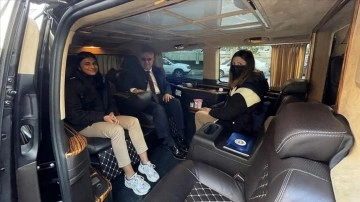 Belediye başkanı, koltuk minibüsünü ekol servisi adına kullanıyor