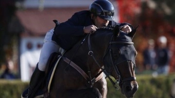 Binicilikte TBMM Kupası'nı "Goldplay" adlı atıyla Uğur Yılmaz kazandı