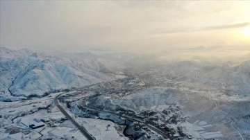 Bitlis'te kar çarpıcı oldu