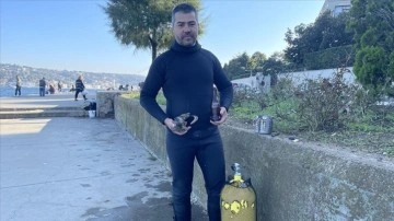 Boğaz'ın 21 salname 'gönüllü temizlikçisi' bu el denizden nalça çıkardı