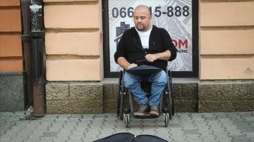 Bosna Hersekli müzikçi "tongue drum"ı Türkiye'deki depremzedeler düşüncesince çalıyor