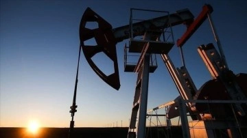 Brent petrolün varil fiyatı kestirmece yüzdelik 4 artarak 110 dolar sınırına yaklaştı