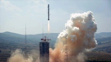 Çin, mekân rasat uydusu 'Yünhay-1'i fırlattı