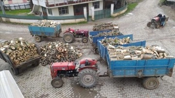 Düzce'de orman köylüleri deprem alanına yakıt odun gönderdi