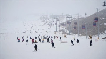 Erciyes Kayak Merkezi'nde hafta sonu sıklık yaşandı