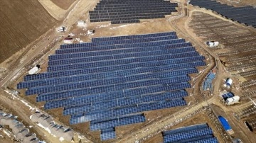 Erzurum'da kurulan "güneş tarlası"nda salname 4 milyon kilovatsaat cazibe üretilecek
