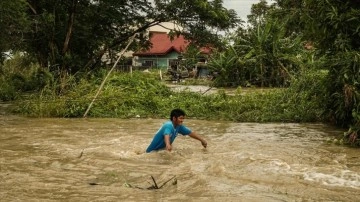 Filipinler'de şiddetli yağışların sebep bulunduğu sellerde ölenlerin sayısı 44'e yükseldi