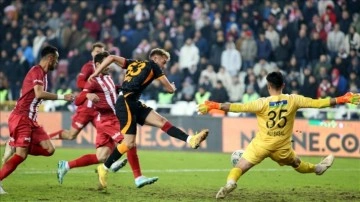 Galatasaray, Demir Grup Sivasspor'u deplasmanda yenmiş etti