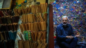 Iraklı 'Kalem aşığı' dükkanında 1 milyondan aşkın kalem biriktirdi