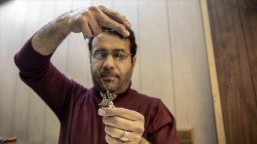 Iraklı Türkmen kuyumcu ustası kestirmece 30 senedir "altını güzergâh sanatıyla" buluşturuyor