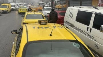 İstanbul’da taksiciler fiyat güncellemesi düşüncesince sıraya girdi