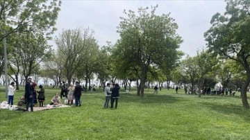 İstanbul'daki yurttaşlar bayramın önceki gününü açık havada değerlendirdi