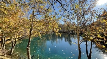 Kahramanmaraş'ın "gizemli gölü"ne sonbahar renkleri bilgili oldu