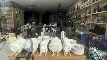 Kahramanmaraş'ta dü depremde de ürünleri sert artan züccaciye mağazası baştan açıldı