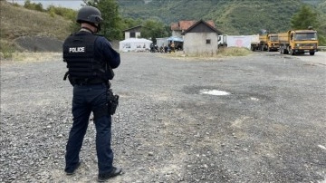 Kosova-Sırbistan gerilimine sebep bulunan emektar Sırp polisin tutukluluğu ev hapsine çevrildi