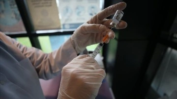 Kovid-19 aşısını erteleyenler Aşı İletişimi Rehberi'ndeki adımlara mucibince bilgilendirilecek