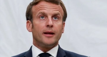 Macron’un Covid-19 sağlık kartı sosyal medyaya sızdı