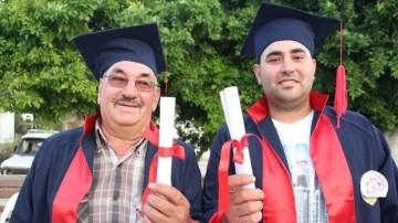 Mersin'de mesleki eğitim meydan babayla oğlu beraberce mezun oldu
