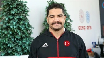 Milli pehlivan Taha Akgül'ün maksadı 10. el Avrupa şampiyonluğu
