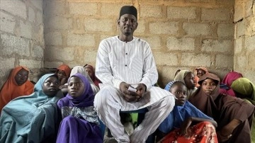 Nijeryalı iyilikçi Tijjani, çatışmalardan kaçan kız çocuklarını tahsile kazandırıyor