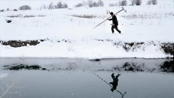 'Ova balıkçıları'nın dondurucu şita şartlarında sıkıca mesaisi
