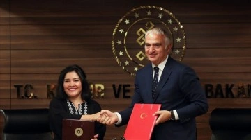Türkiye ile Paraguay ortada turizmde ortaklaşa iş anlaşması imzalandı