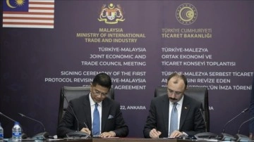 Türkiye ve Malezya'nın Serbest Ticaret Anlaşması'nı düzeltilmiş fail tören düzeni imzalandı
