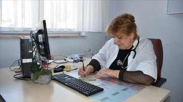 Ukraynalı eş hekim Olena, Hakkari'de fariza yapıyor