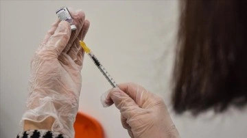 Vaka sayılarını fazla Omicron'a üzerine 'aşılarınızı tamamlayın' uyarısı