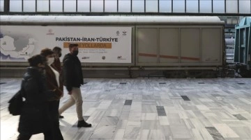 Yeniden sefere başlamış olan İslamabad-Tahran-İstanbul ağırlık treni Ankara'ya ulaştı